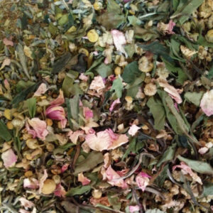 Ontspannende "Rust" kruidenthee van Theerapie (eigen recept) met kalmerende kruiden voor een moment van zelfzorg.