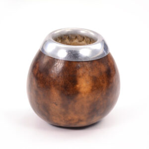 Gemarmerde traditionele kalebas voor mate thee